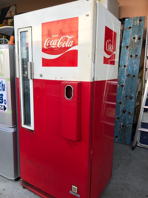 Coca-Colaの業務用冷蔵庫